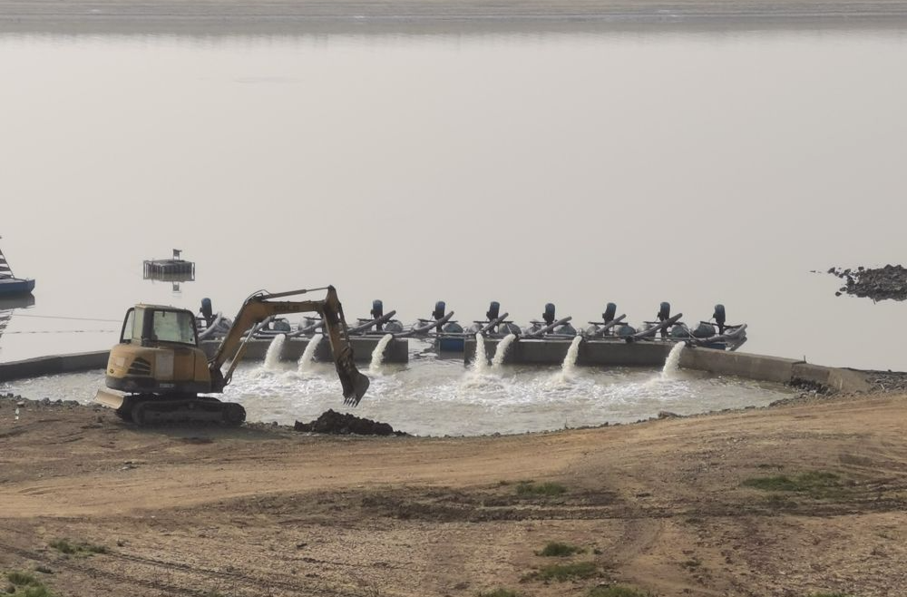 鄱阳湖跌破极枯水位，通江水体面积减少九成