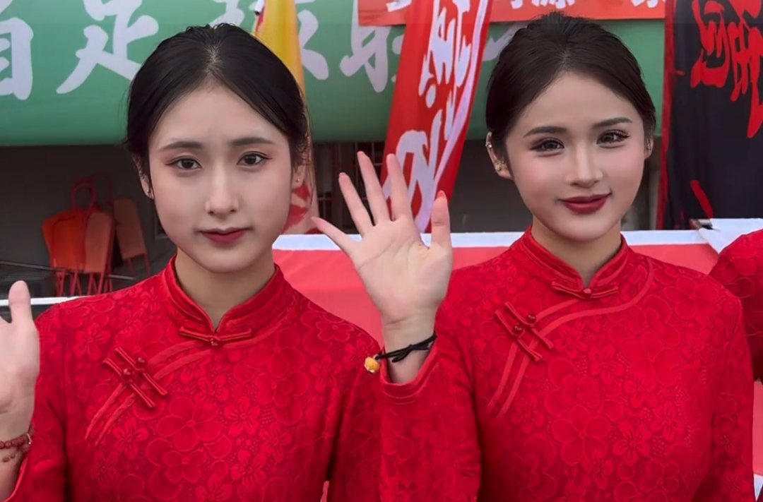 疯狂的“湘超”丨“湘超”赛场上“靓眼”的风景