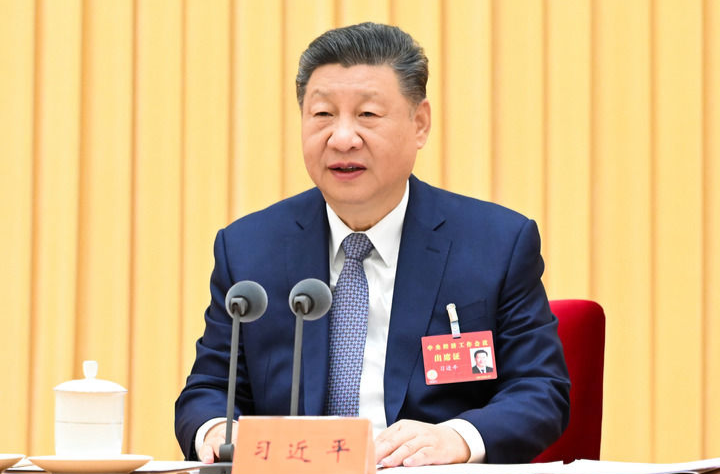 微镜头·习近平总书记在中央经济工作会议上｜“因地制宜，本质是实事求是”