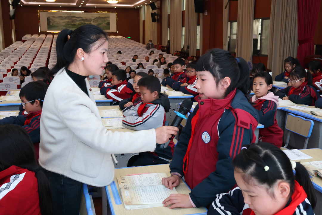 教案、作业、课堂、集体备课……保靖这场教学常规管理经验交流与观摩研讨活动“干货满满”