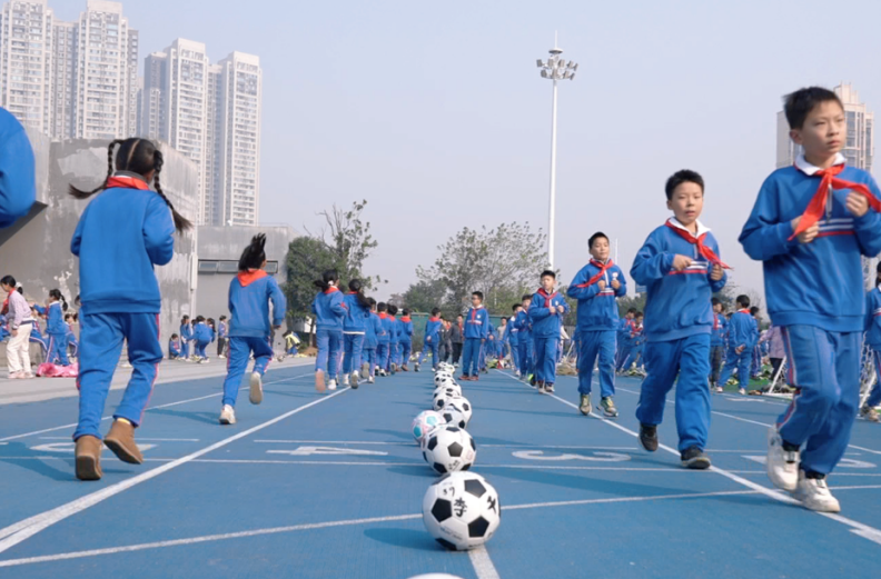 全员奔跑！雨花这所小学让文体活动“跑”出圈