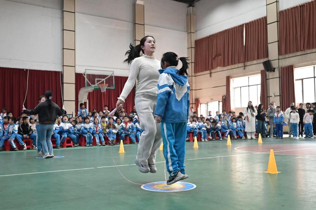 娄底华达学校首届“达达杯”跳绳联赛燃动校园