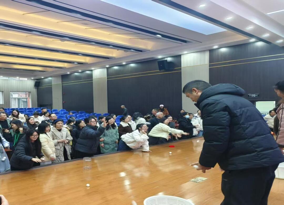 石门县三完小：趣味运动燃激情 凝心聚力向新程