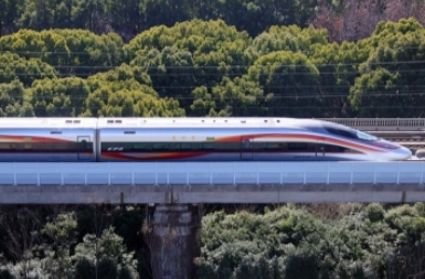 创历史同期新高 1至11月全国铁路发送旅客42.8亿人次