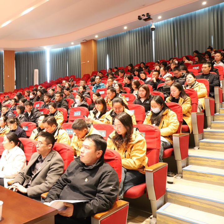学习贯彻党的二十届四中全会精神微宣讲活动在湘西州湾溪小学举行