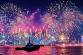 “两个春节”，冲上热搜！网友热议：会不会放两次假