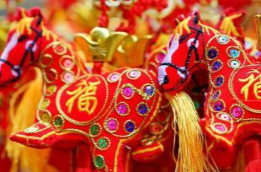 “两个春节”冲上热搜！网友热议：会不会放两次假