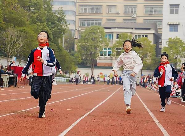 南县第六完全小学：廉洁育新苗 赛场竞辉煌