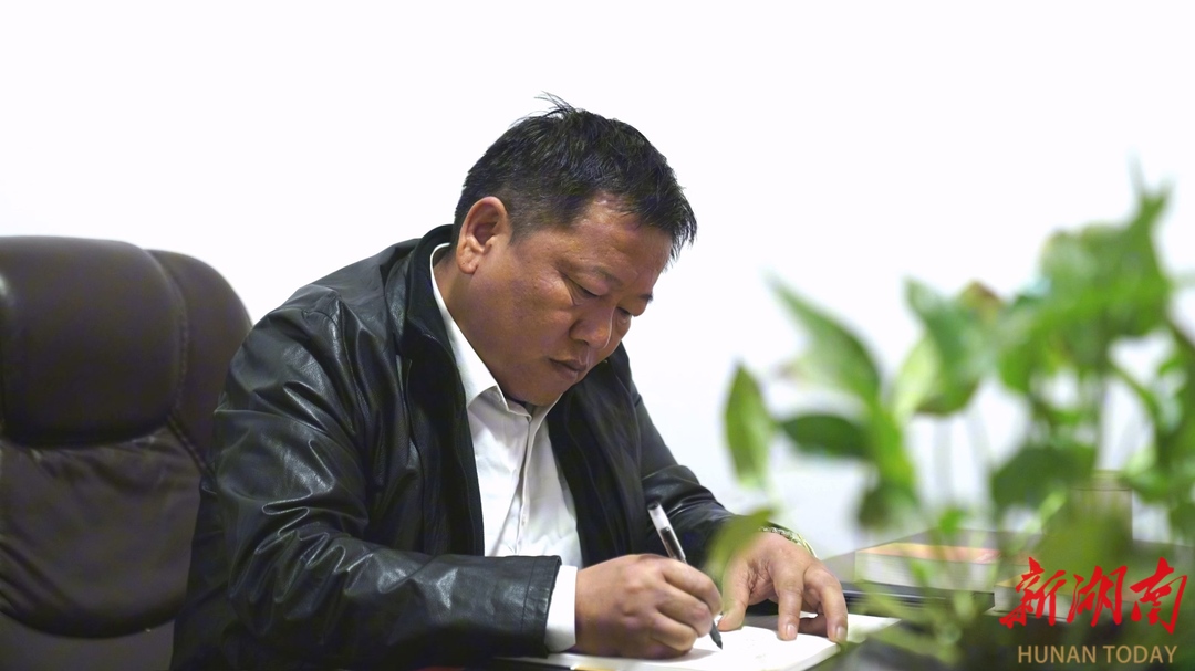 【人民的代表】 夏立武：以双身份践使命  为基层医疗献担当