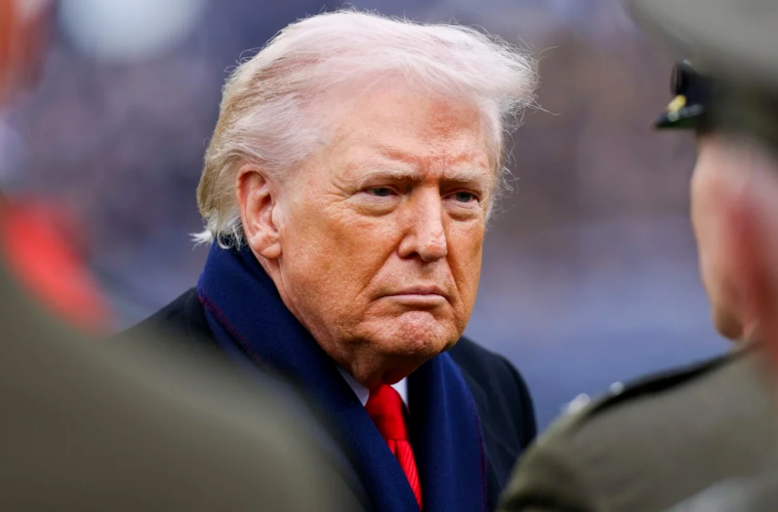 美军实施报复，发动大规模空袭