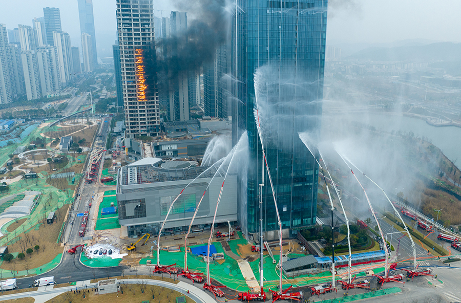 湖南高层建筑灭火救援演练在长沙举行