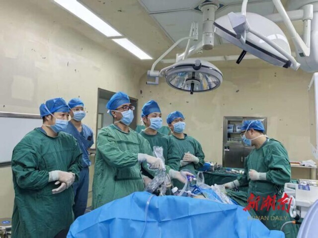 止血好、免缝合！湘雅三医院助力湘西州完成创新性肾肿瘤切除术