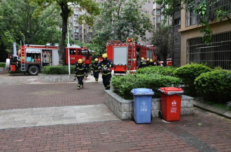 记者行动 | 小区居民区3年没有一滴消防水