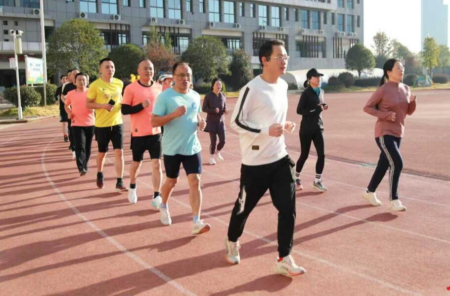 青炬点亮青春路 赋能高新正当时——衡阳高新区“高新·青炬学堂”2025青春赋能活动综述