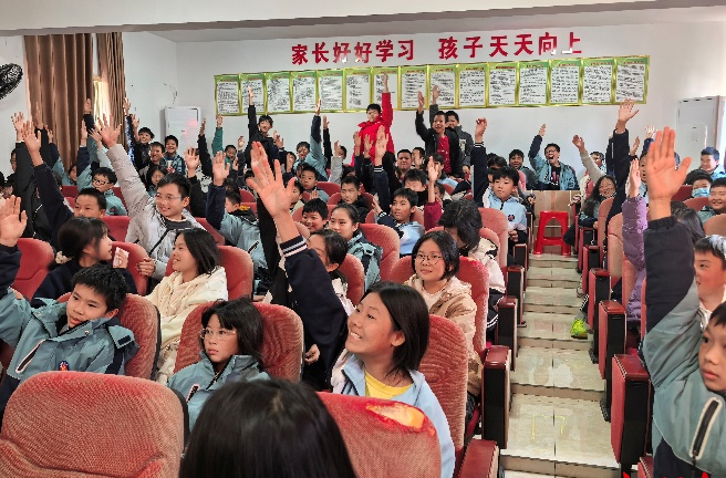 攸县黄丰桥镇：一场“蓝天守卫战”，在学生心中点亮绿色未来