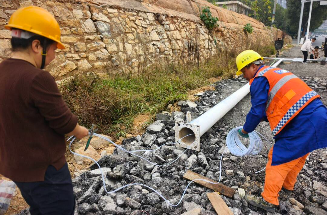 回应民声：天星路这个地方路灯有了、人行道平了