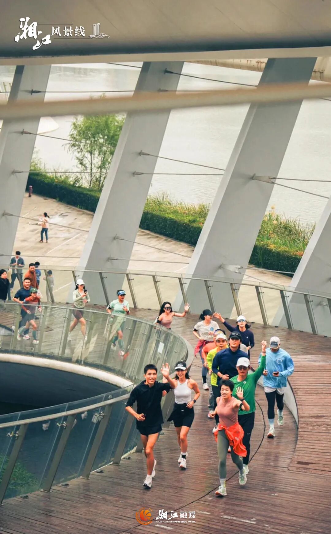 努力变好的熙儿 城市岛.jpg