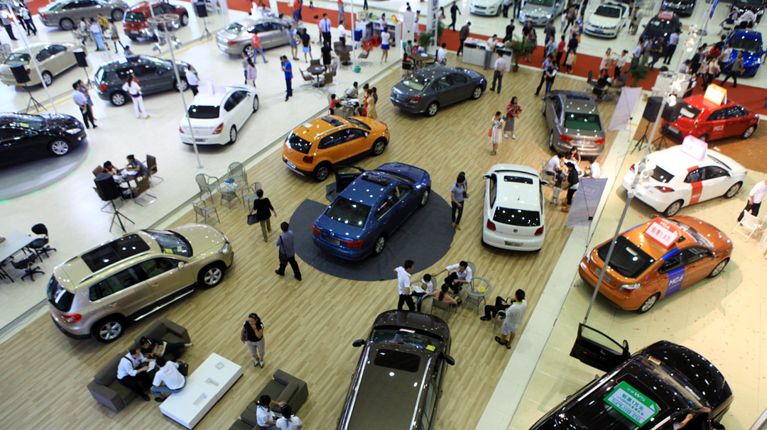 汽车行业“破内卷”：技术与资本双轮驱动 迈向全球竞合新周期