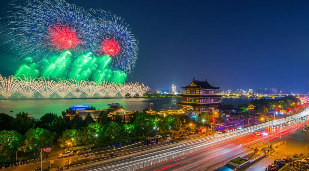 黎咸兴 郑光辉：坚持以人为本 全面推动湖南城市内涵式发展