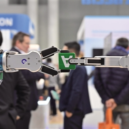 商务部回应安世半导体问题：督促企业尽快通过协商解决内部纠纷