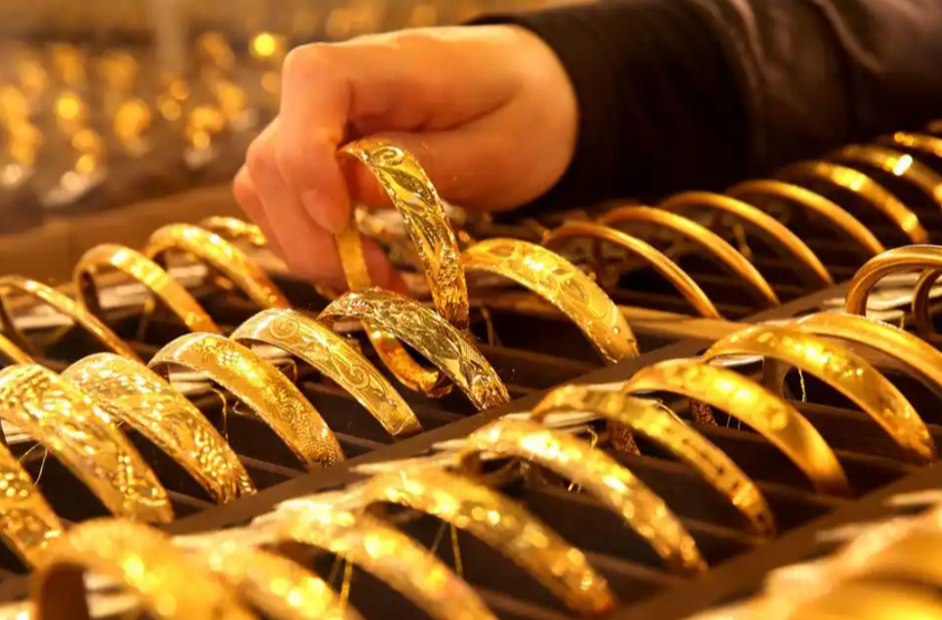 金饰克价首破1400元