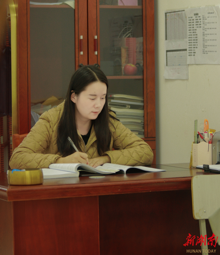 萤火微光，亦可照亮星河