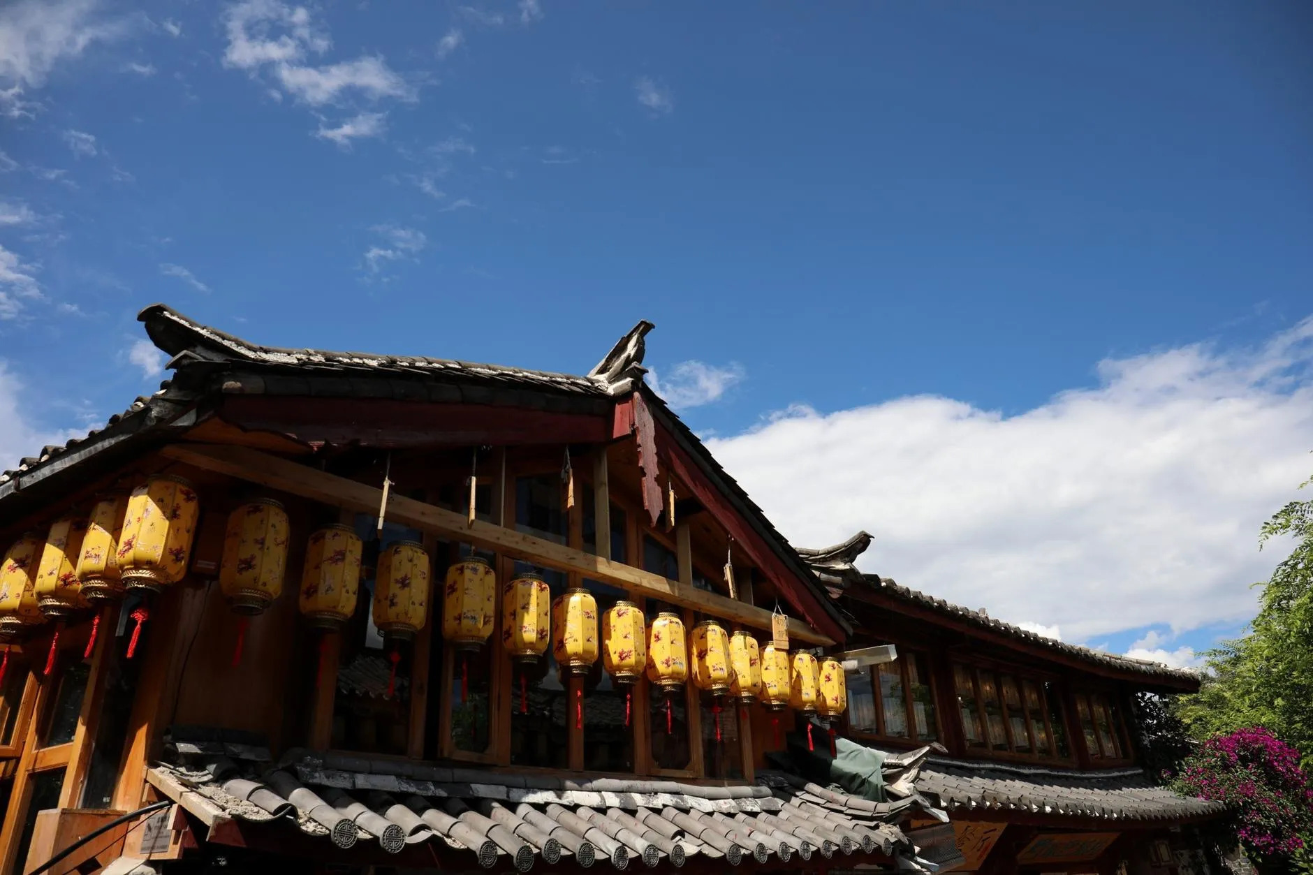 丽江古城公开喊话小红书