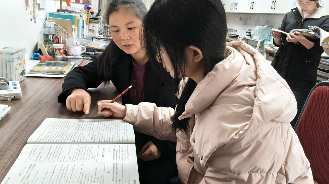 以爱为炬，点亮乡村学子求学路——记汝城县文明瑶族乡盈洞学校教师龚琰