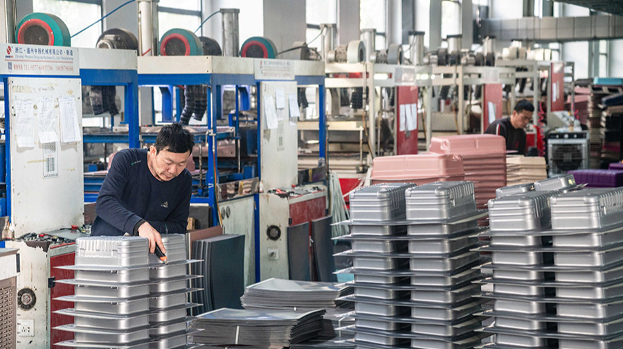 企业战年关 订单赶制忙