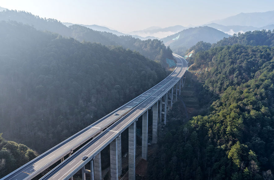 城龙高速建成通车