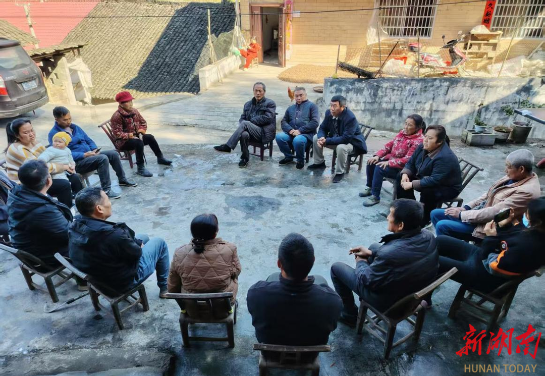 永顺县盐井乡：“接地气”微宣讲 传党声聚民心