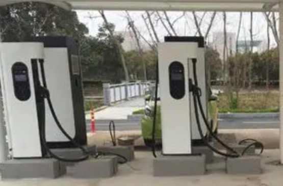 我国电动汽车充电基础设施数量快速增长