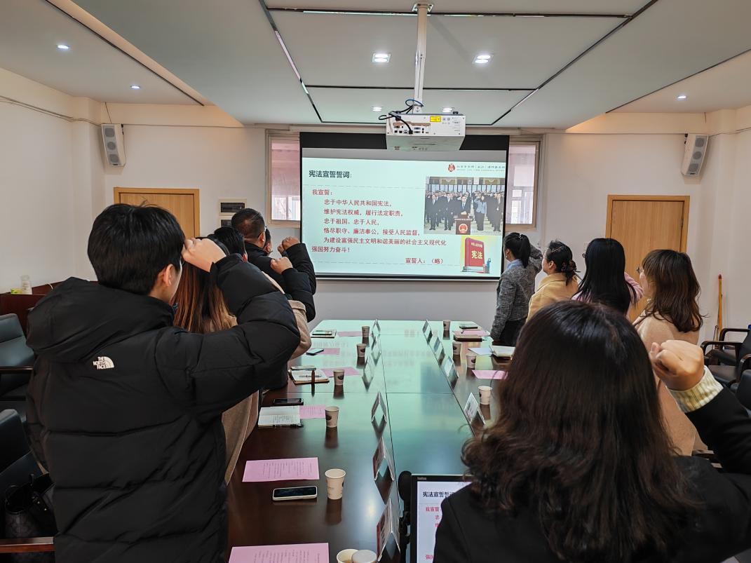 校所联动学宪法！长沙商贸旅游职院从“案板”解锁法治学习新样式