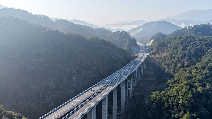 城龙高速建成通车