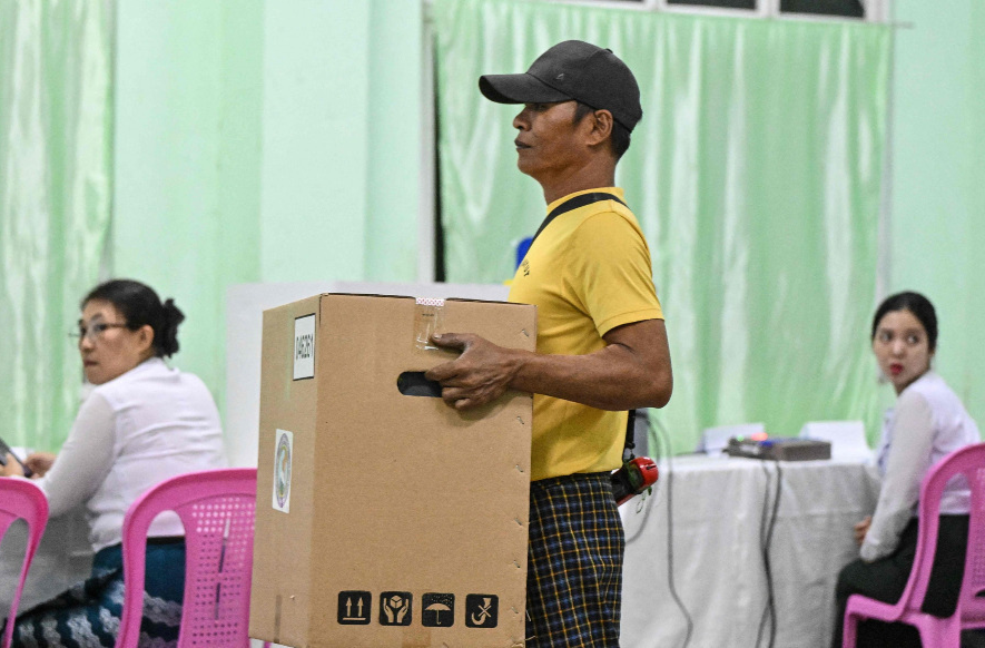 缅甸举行大选第一阶段投票