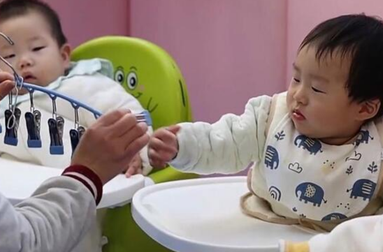 覆盖生育、养育、教育 国家正加快构建完整支持链条