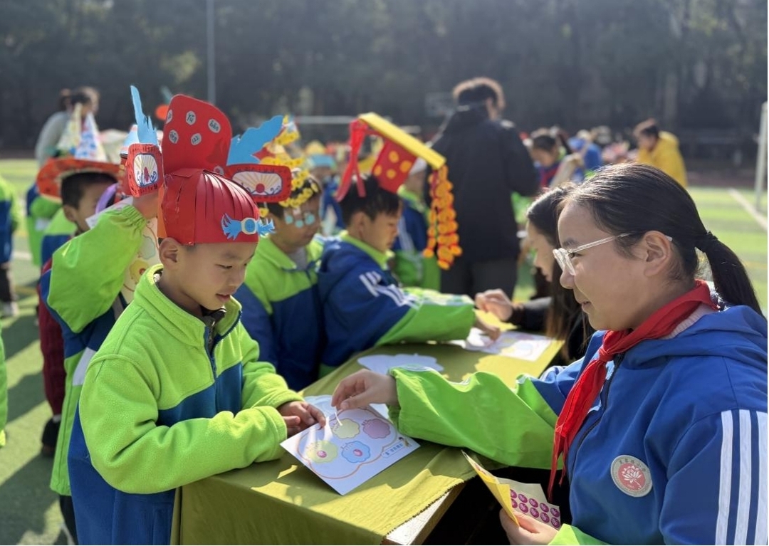 武陵区芙蓉路小学开展拼音大闯关学科活动