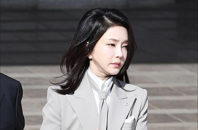韩国金建希特检组公布调查结果：利用总统夫人身份“卖官卖职”