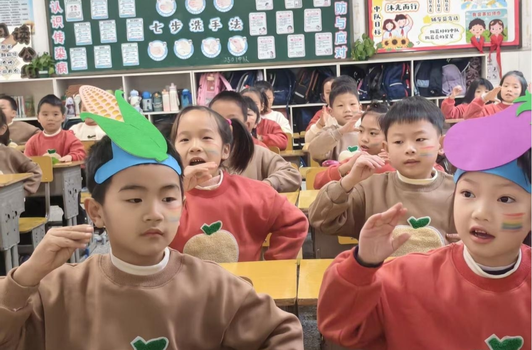 课桌为台践“五育”，舞韵飞扬育新苗——宁乡市滨江小学课桌舞展示活动圆满举行