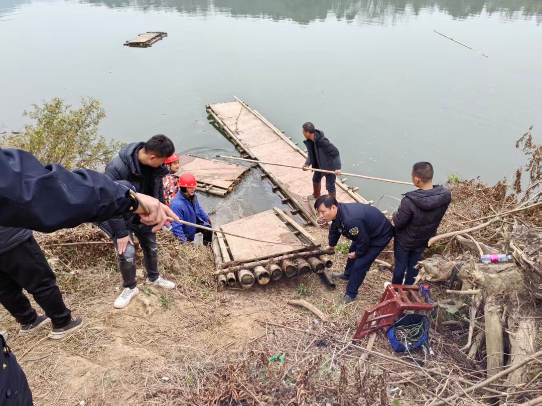 保护中华秋沙鸭，平江在行动  