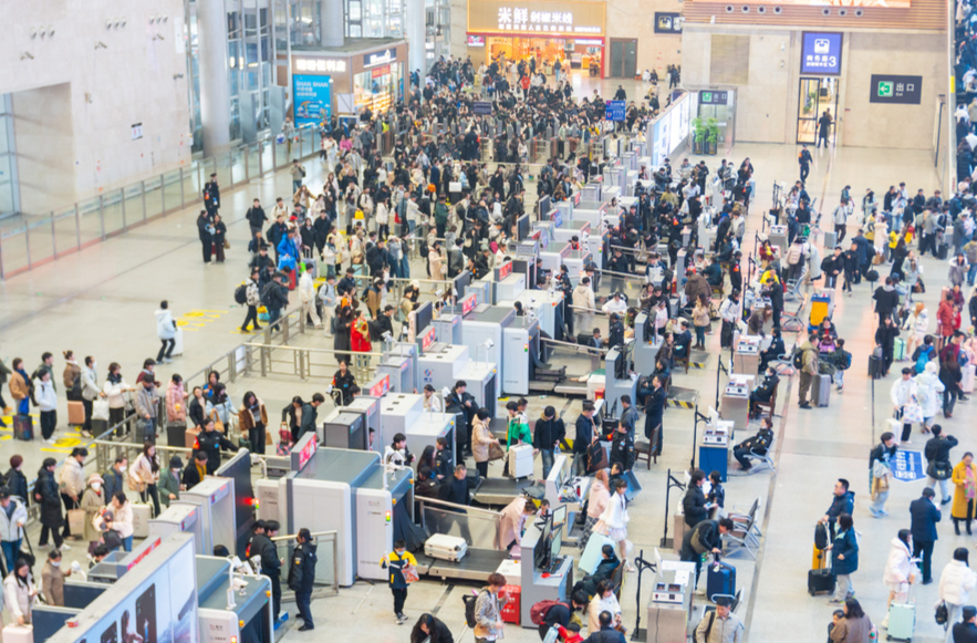 跨年游热度攀升，长沙南站增开49趟列车，预计发送旅客128万人次