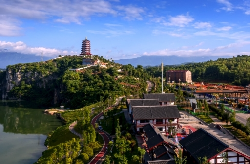 湘中“绿谷” 勇攀“新”高——新邵县以产城共兴绘就县域经济社会高质量发展新蓝图 | 湖南日报专题