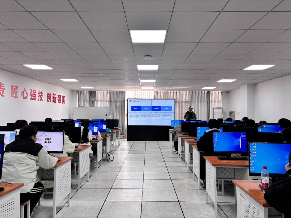 数智融合，“五金”共建——湖南交通职院运输管理学院创新构建“企业导师+”协同育人新格局