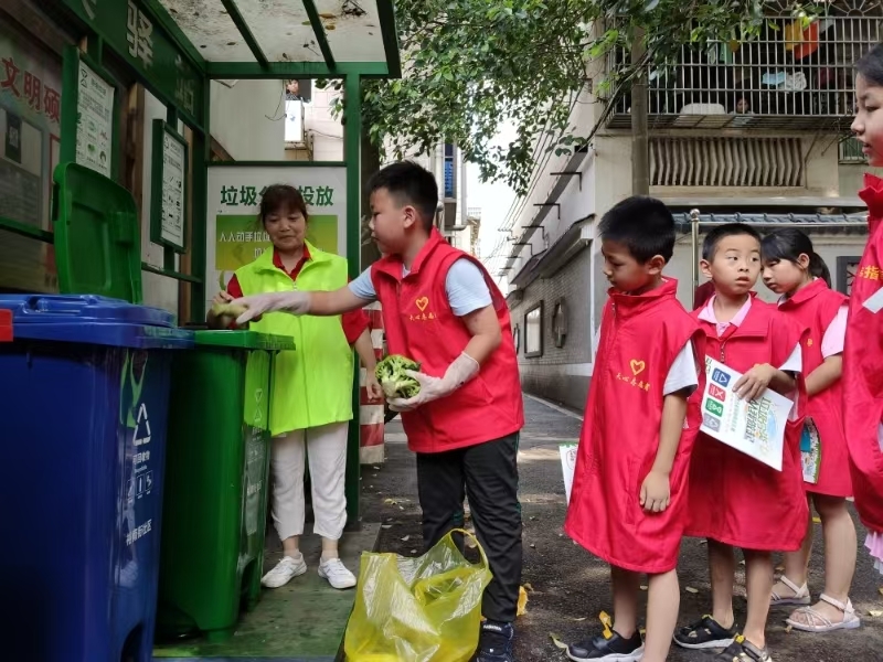“裕苗”志愿证书出炉 15分钟服务圈新活力续航