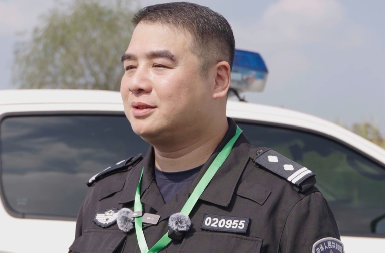 那些年训导员带犬受过的伤：每一道伤，都是彼此的勋章 