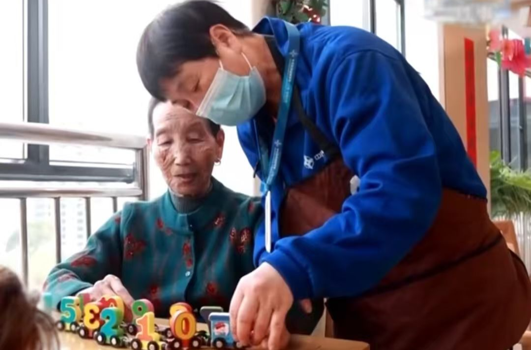 从“顾虑”到“咨询”：一项消费补贴如何改变养老选择？