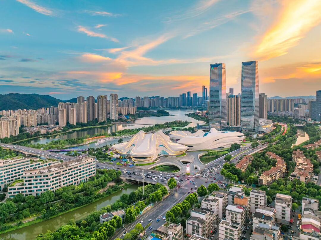 周健主持召开湖南湘江新区党工委会议