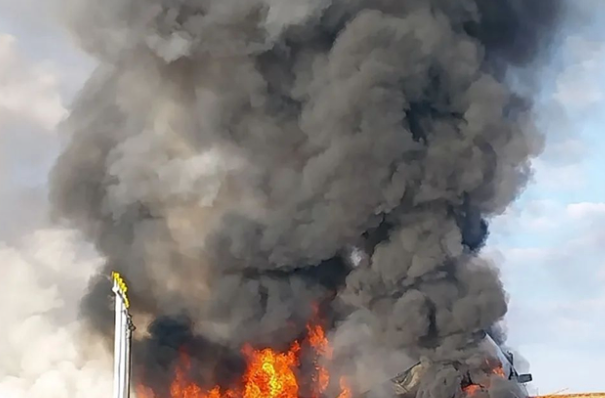 一架客机在韩国济州岛起飞前冒烟，120名乘客被紧急疏散