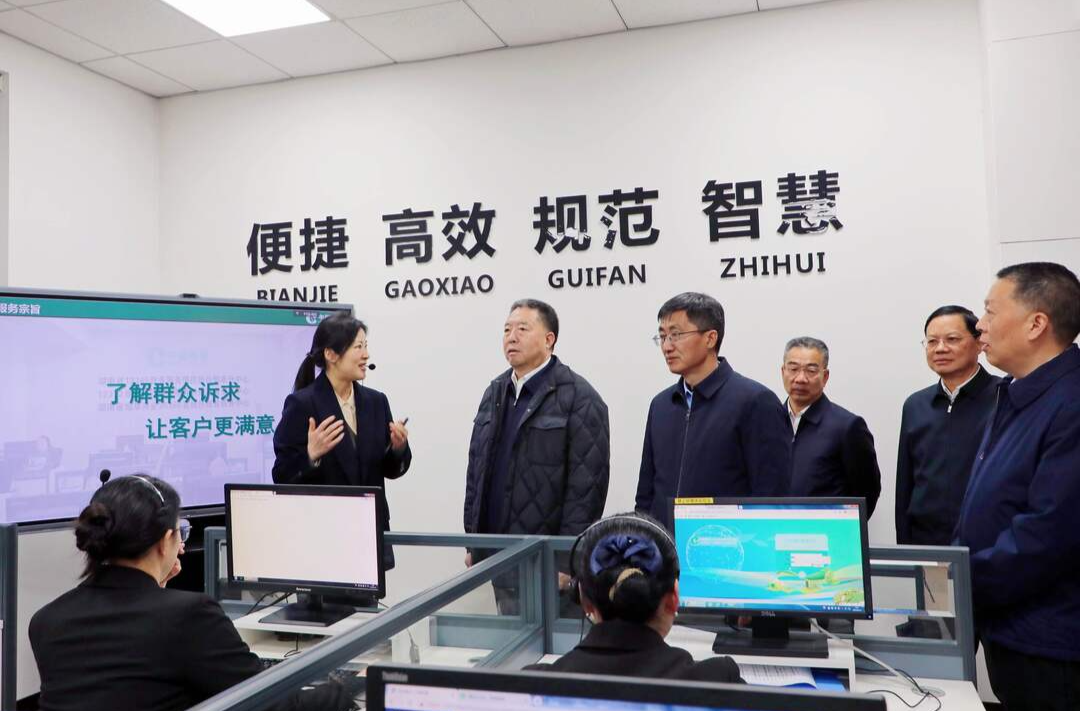 毛万春在湖南省烟草专卖局（公司）宣讲调研