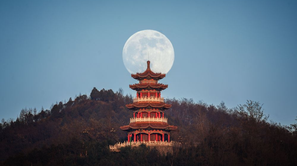 2026年首个“超级月亮”将现身夜空，如何赏拍？